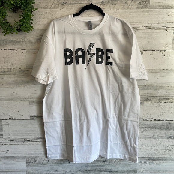 Babe Tee Graphic Tee Large - Picture 4 of 8